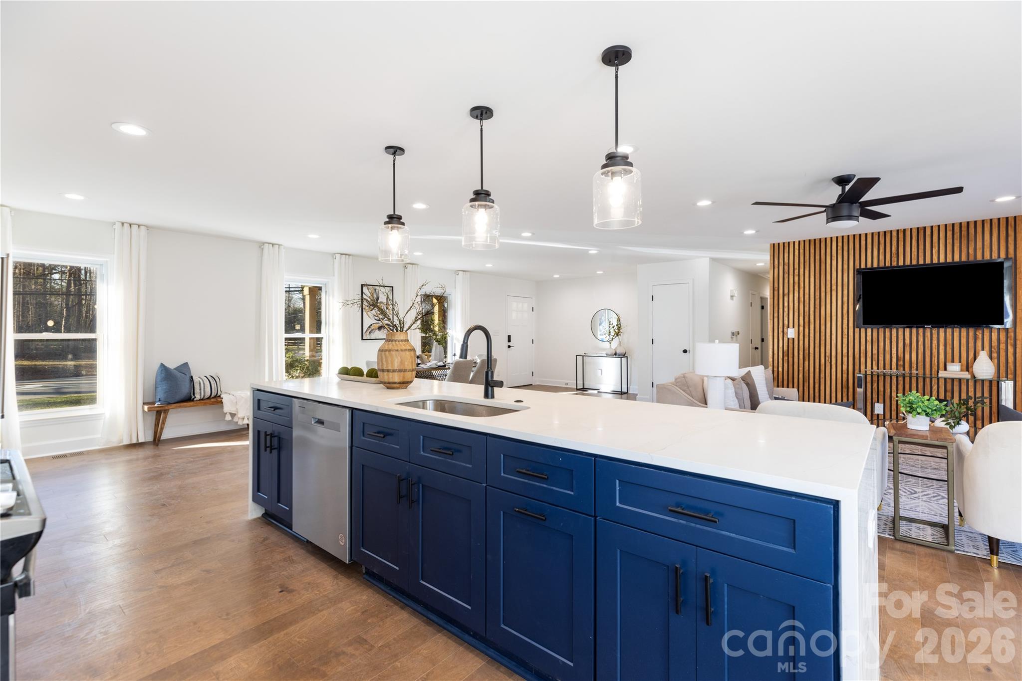 6401 Park South Drive — Charlotte