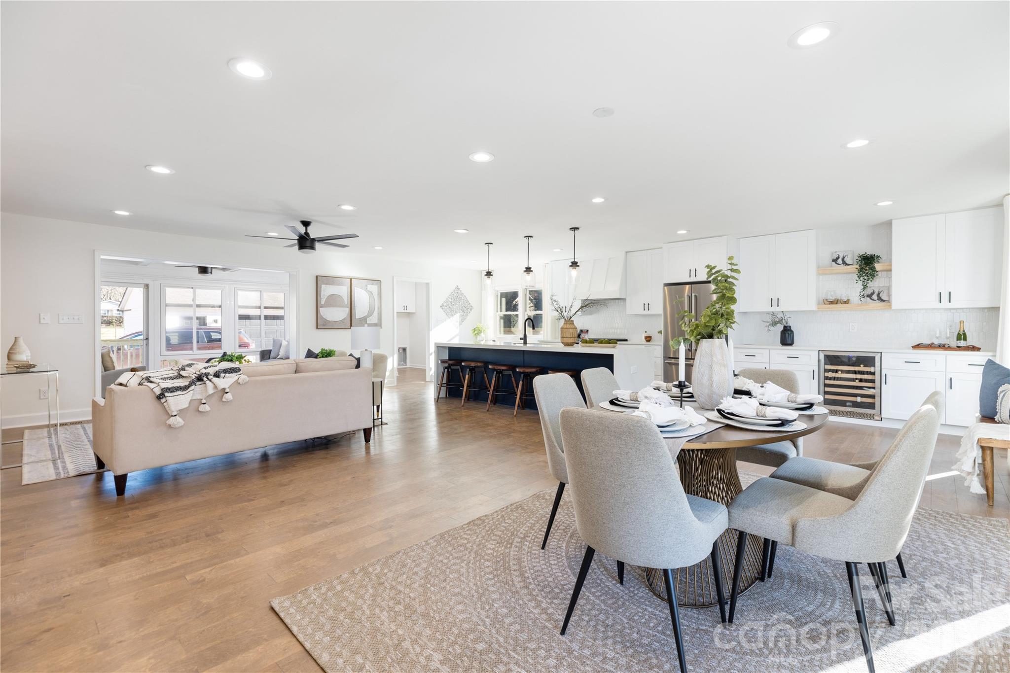 6401 Park South Drive — Charlotte