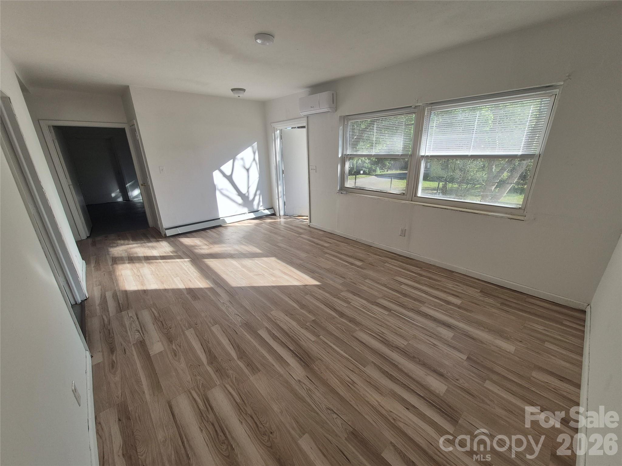 1745 Meadowbrook Terrace — Hendersonville