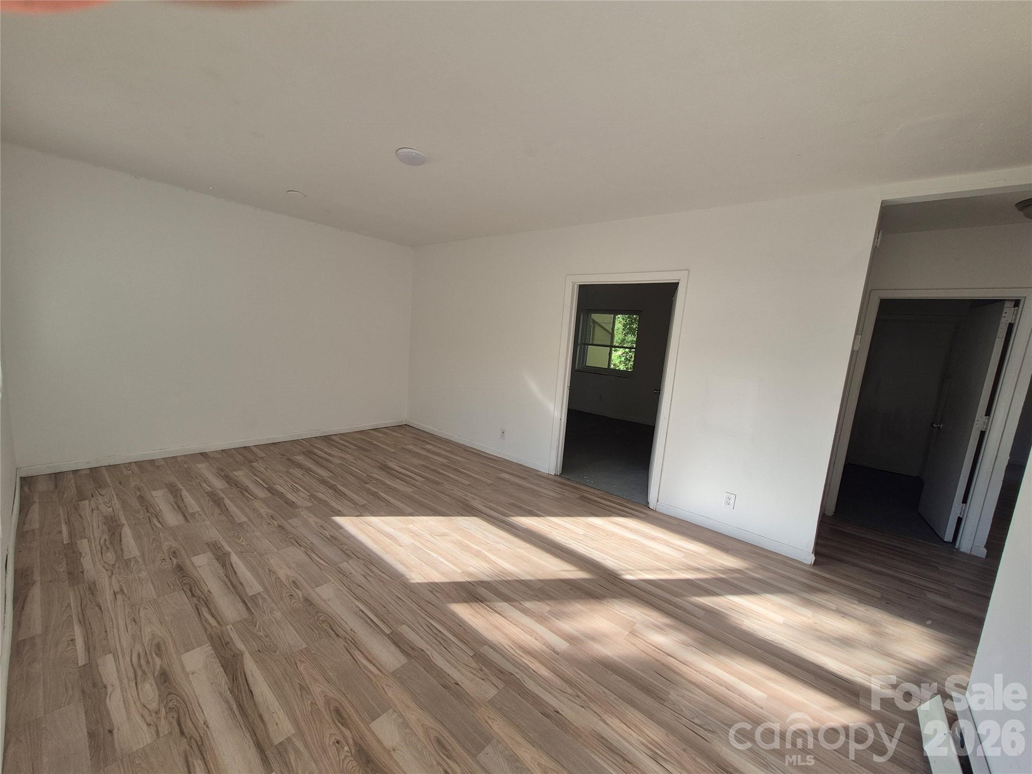 1745 Meadowbrook Terrace — Hendersonville