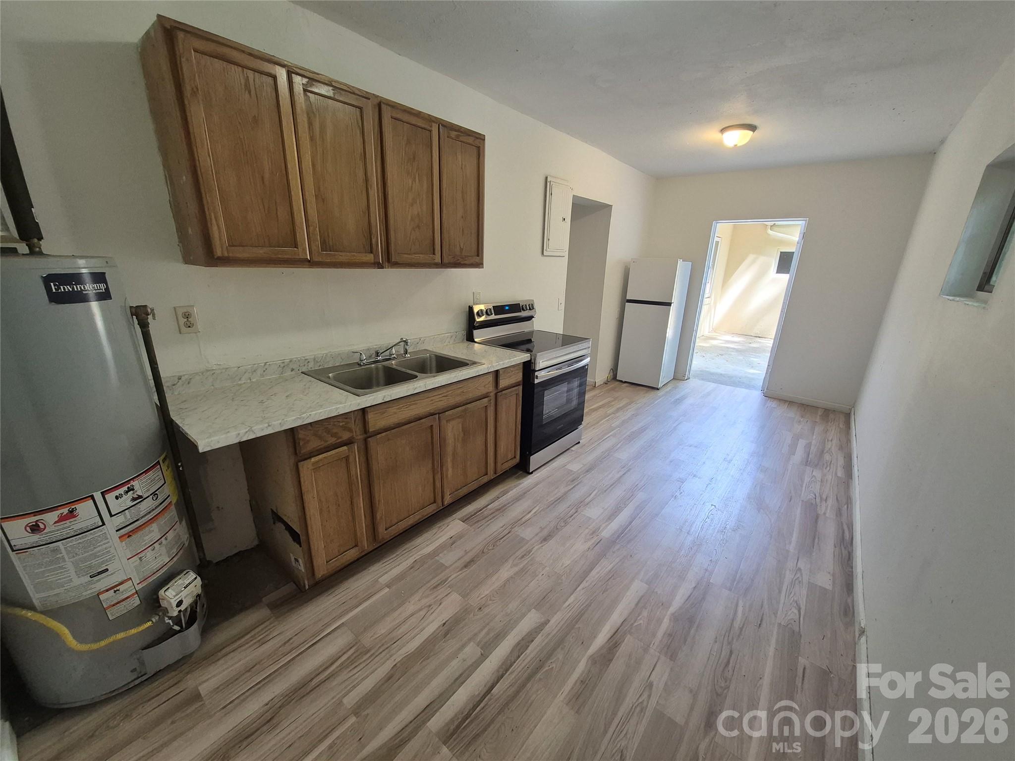 1745 Meadowbrook Terrace — Hendersonville