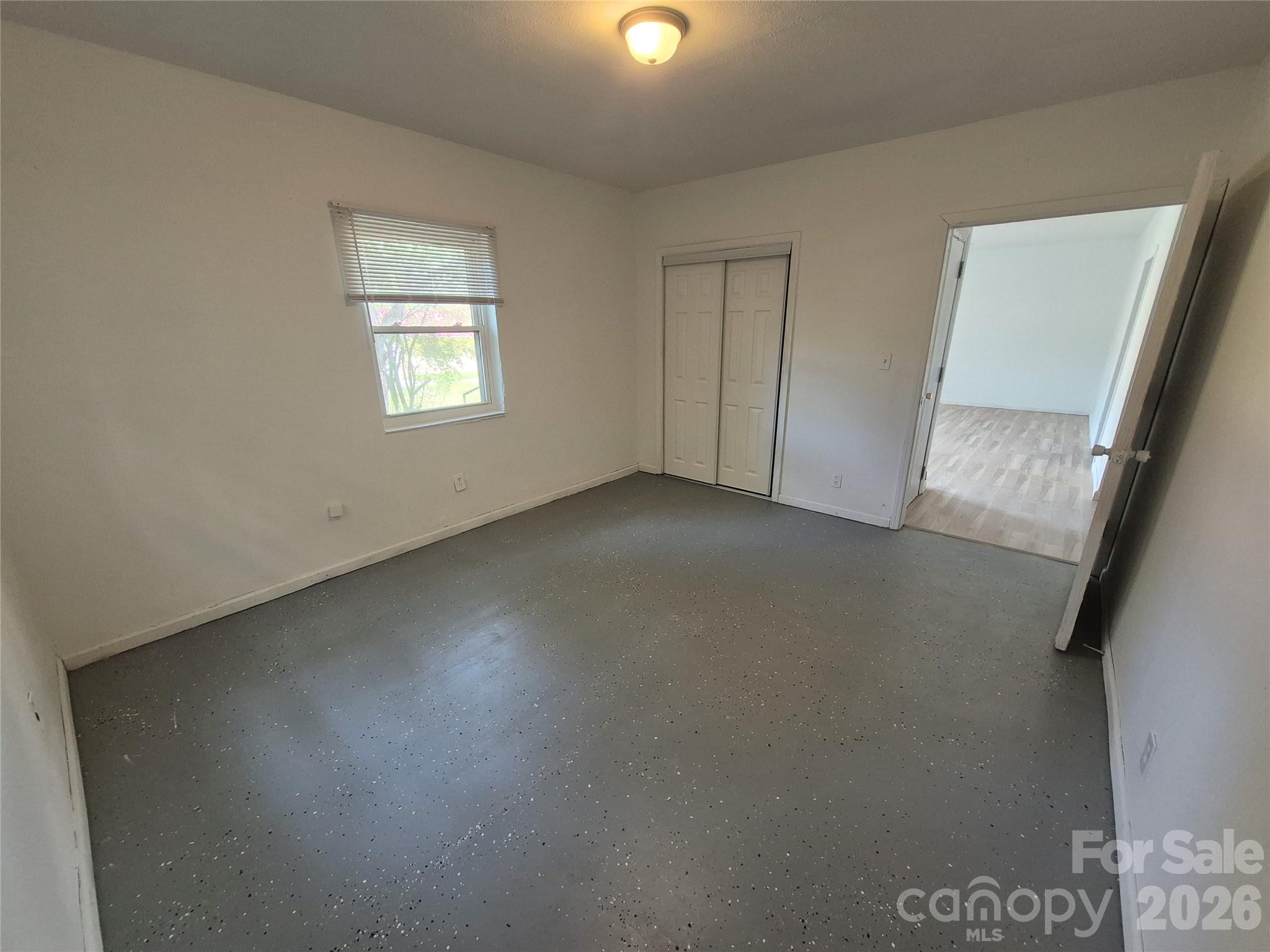 1745 Meadowbrook Terrace — Hendersonville
