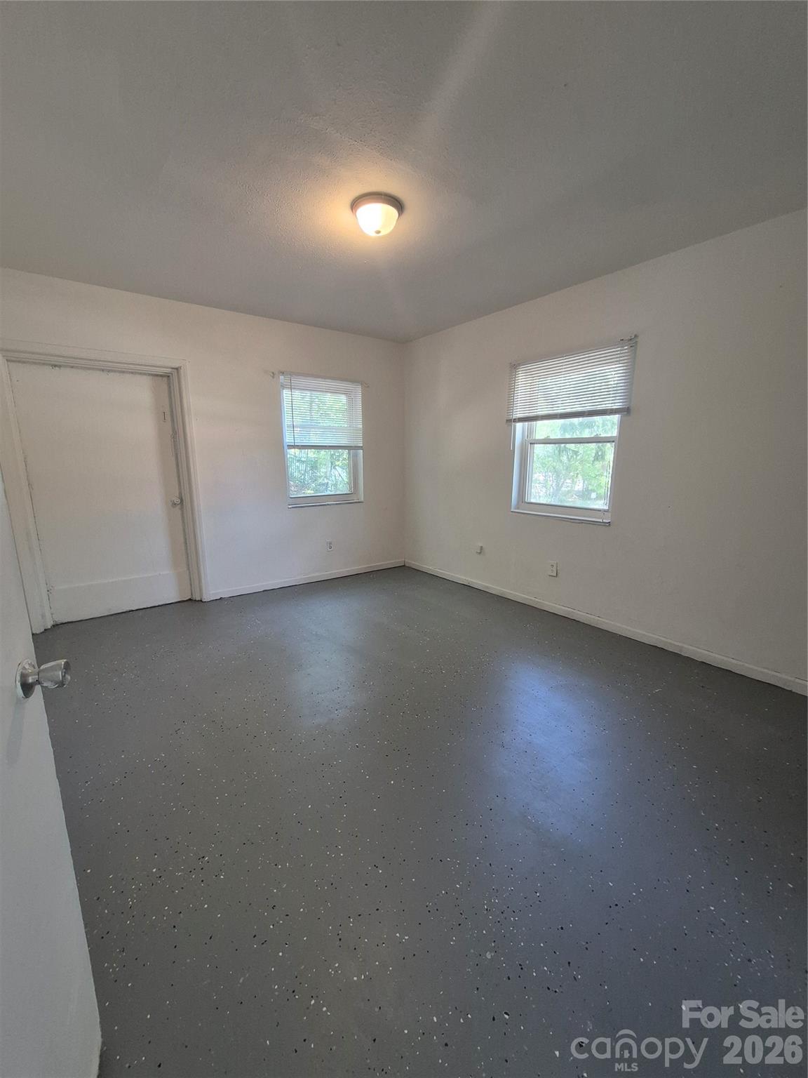 1745 Meadowbrook Terrace — Hendersonville