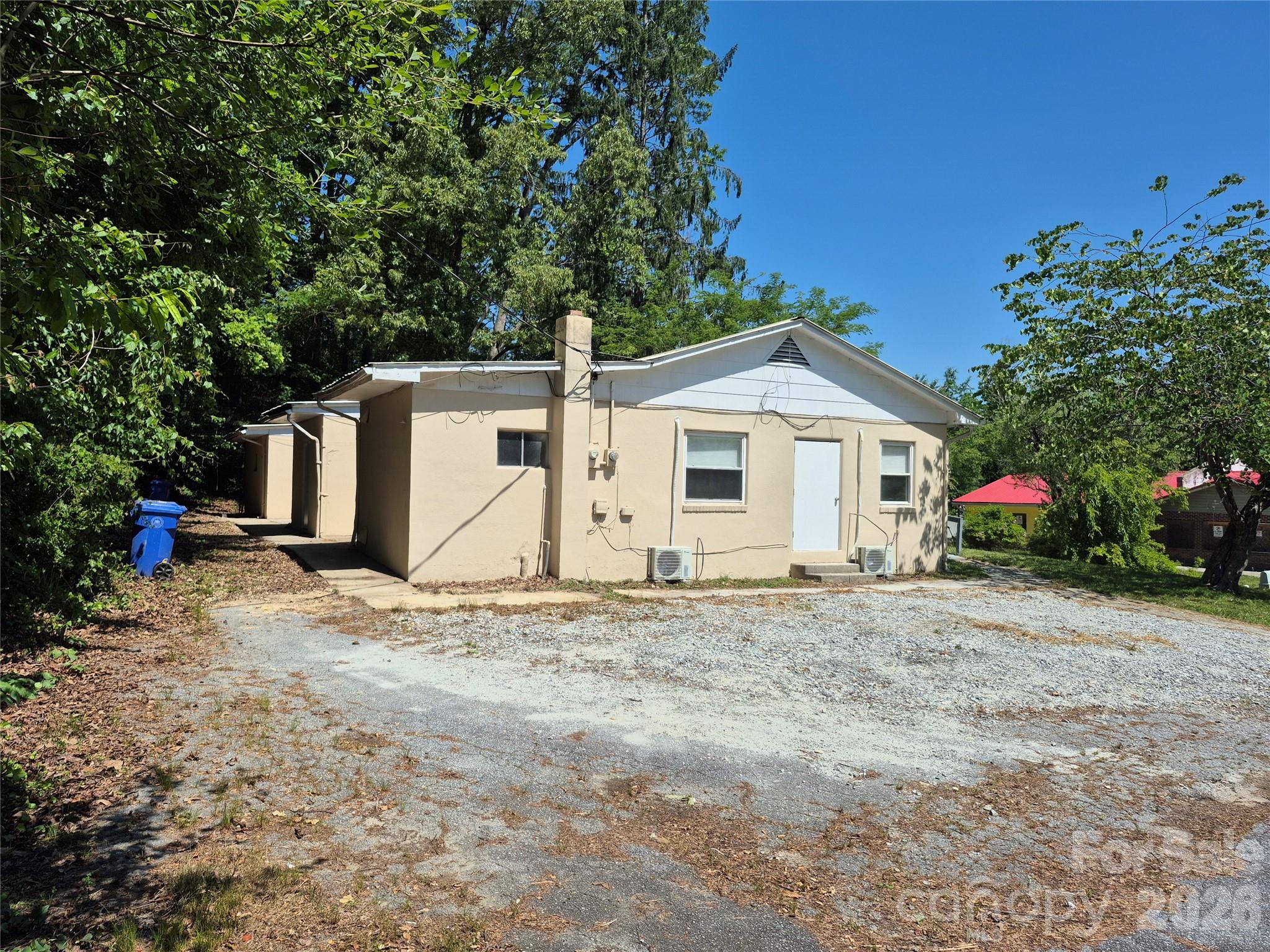 1745 Meadowbrook Terrace — Hendersonville