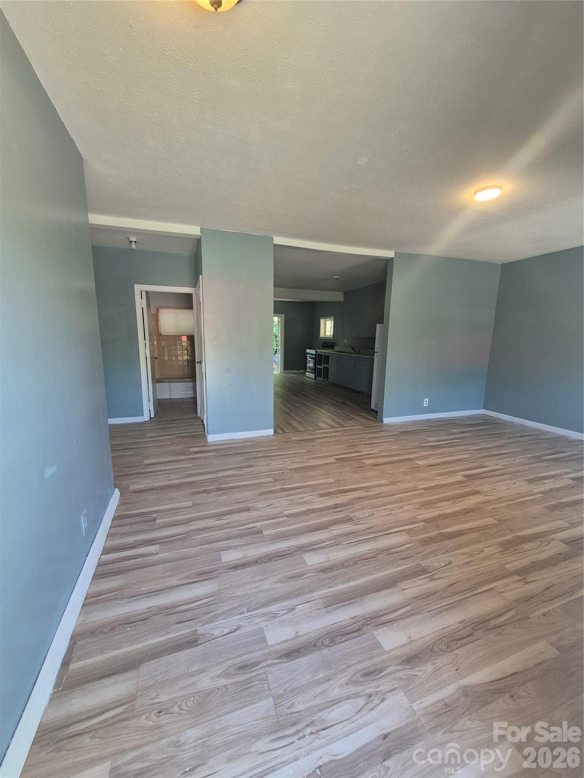 1745 Meadowbrook Terrace — Hendersonville