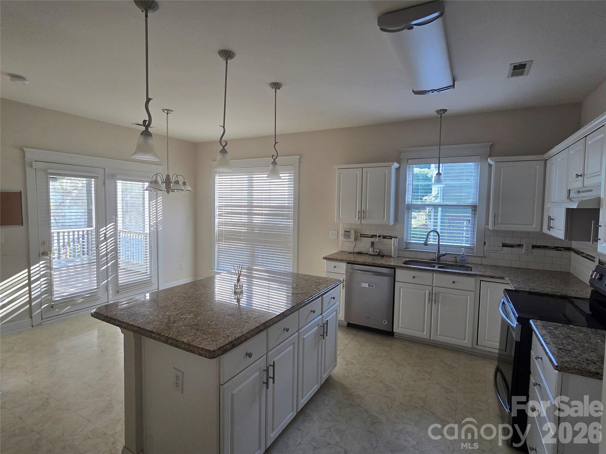2615 Merion Hills Court — Charlotte