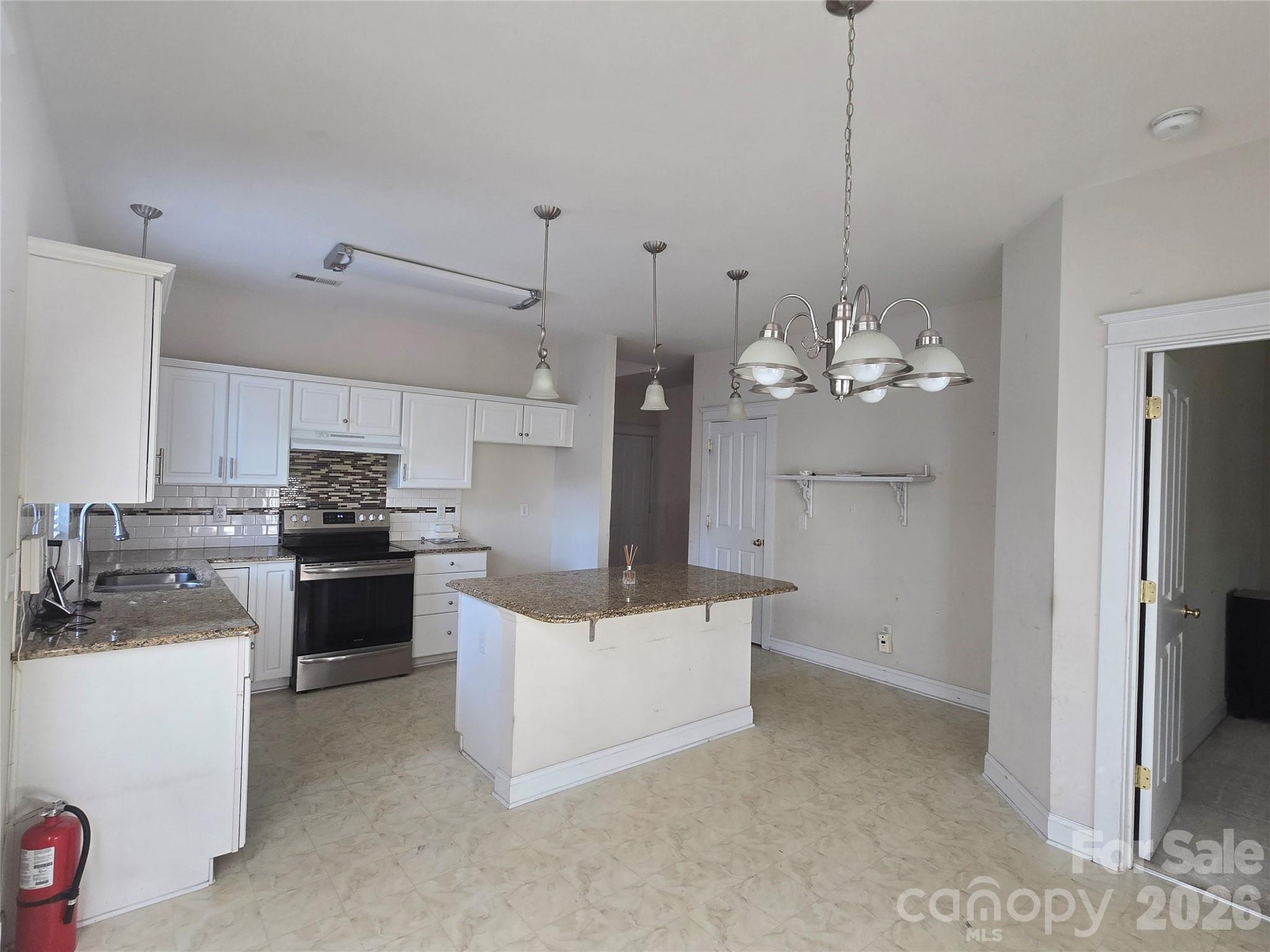 2615 Merion Hills Court — Charlotte