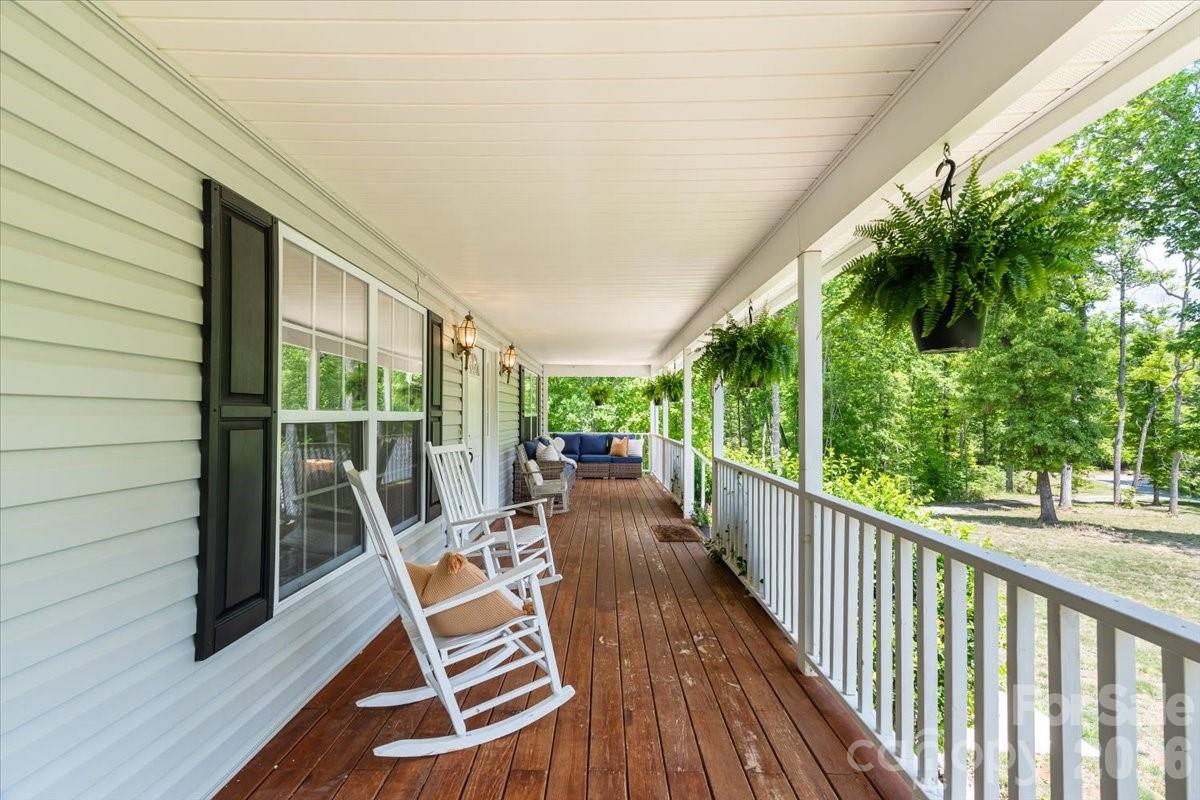 714 River Bend Drive — Mars Hill