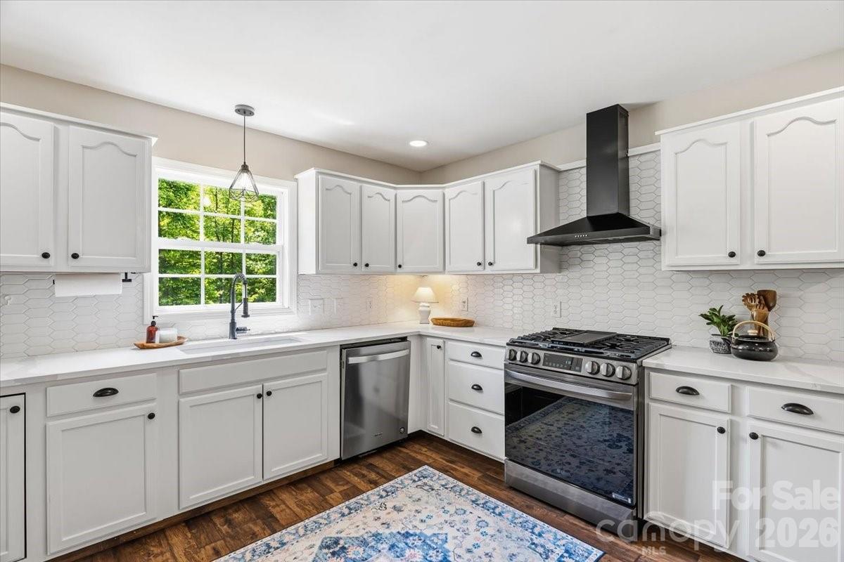 714 River Bend Drive — Mars Hill