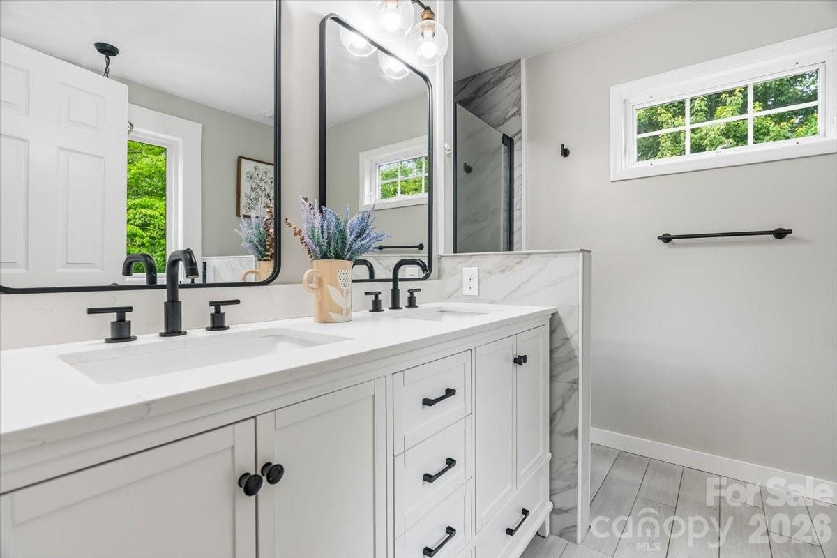 714 River Bend Drive — Mars Hill