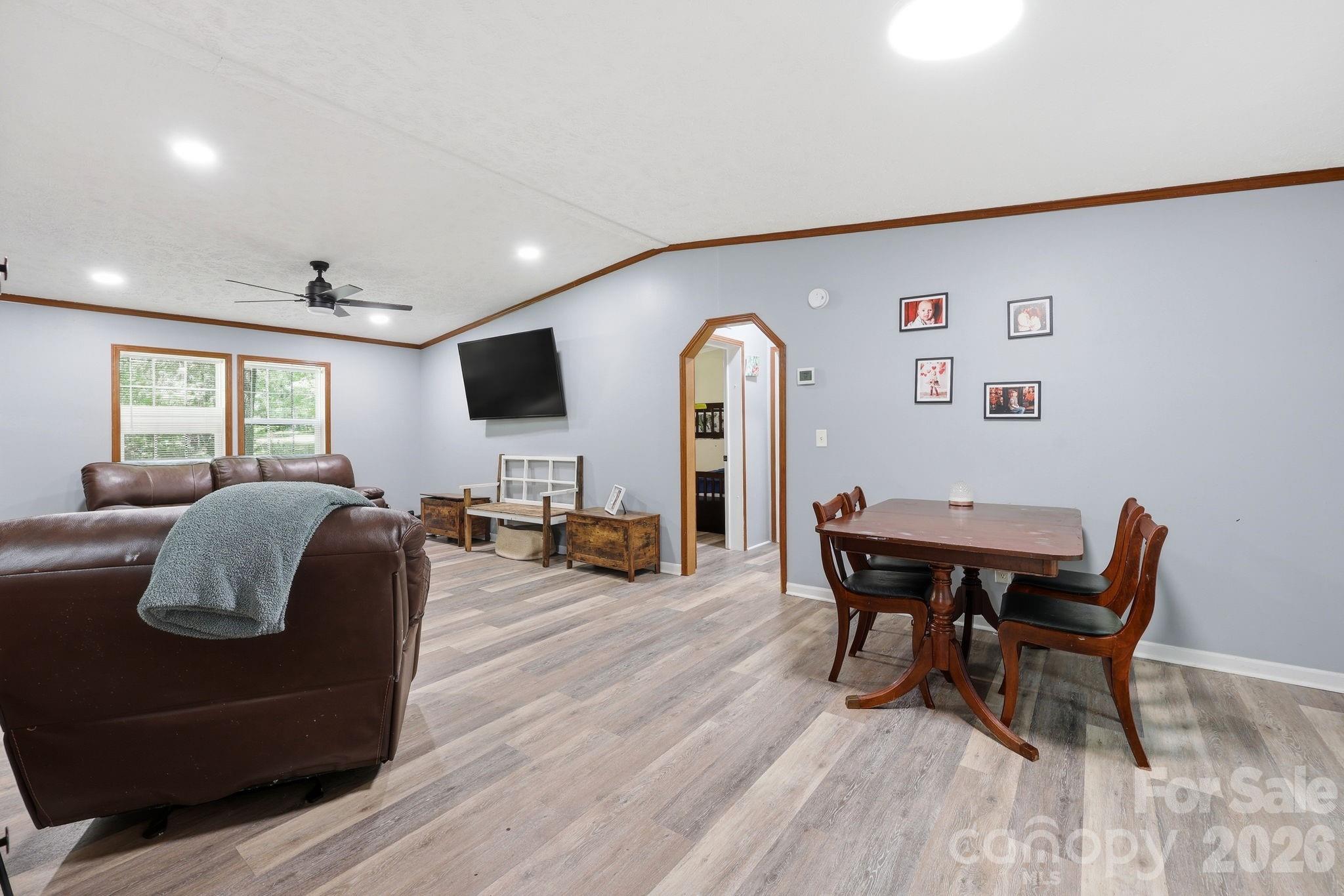 545 Campbell Road — Woodleaf