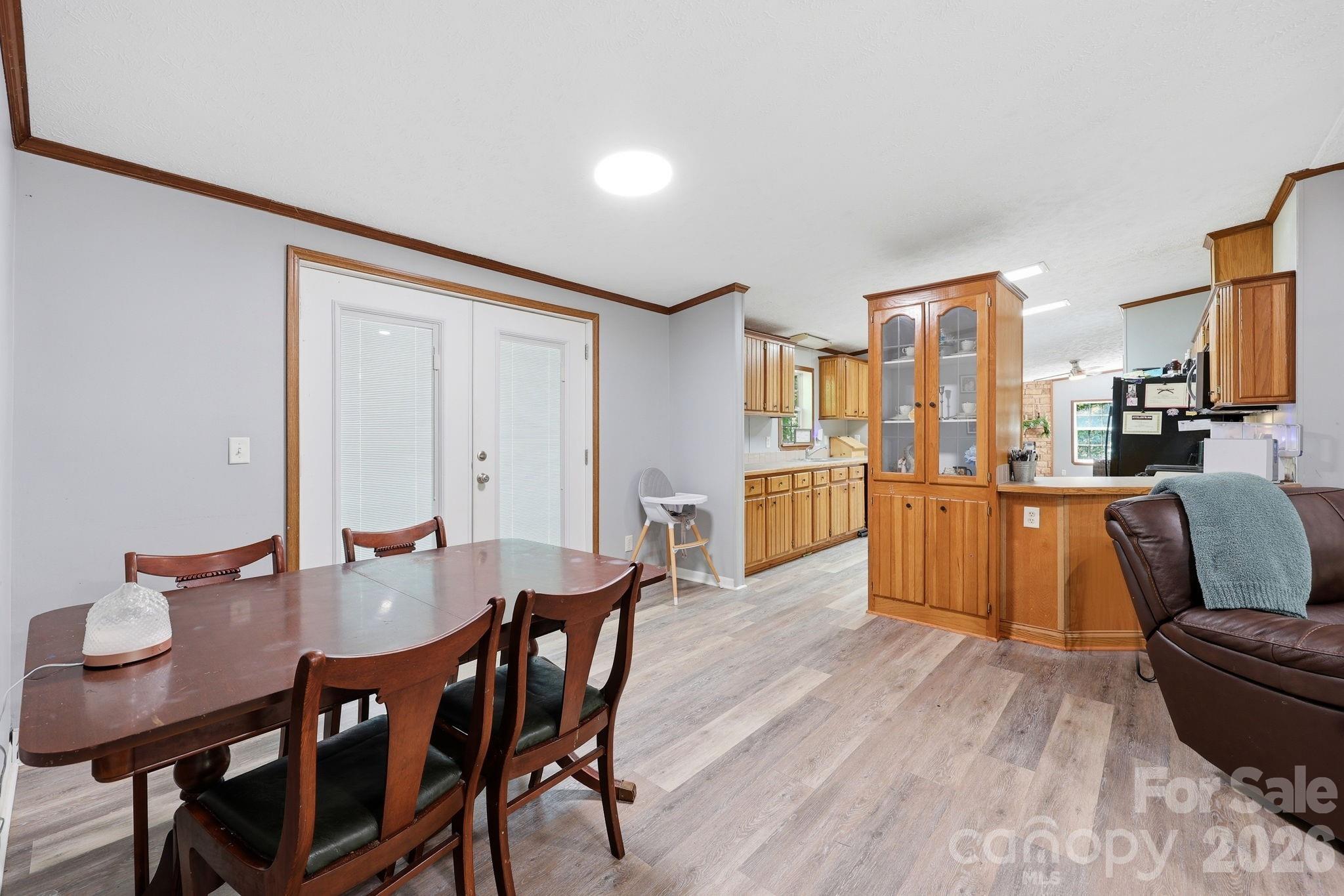 545 Campbell Road — Woodleaf