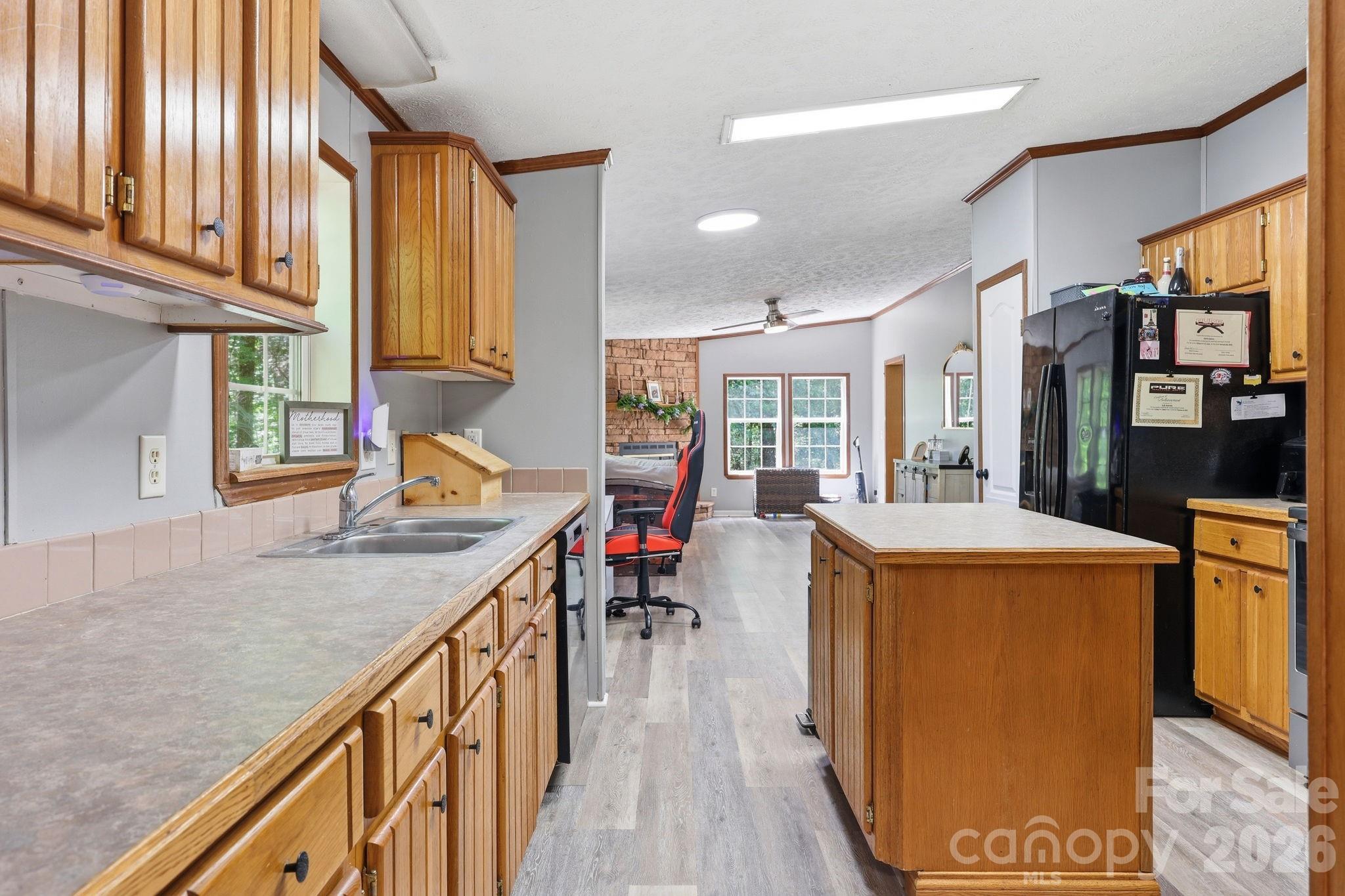 545 Campbell Road — Woodleaf