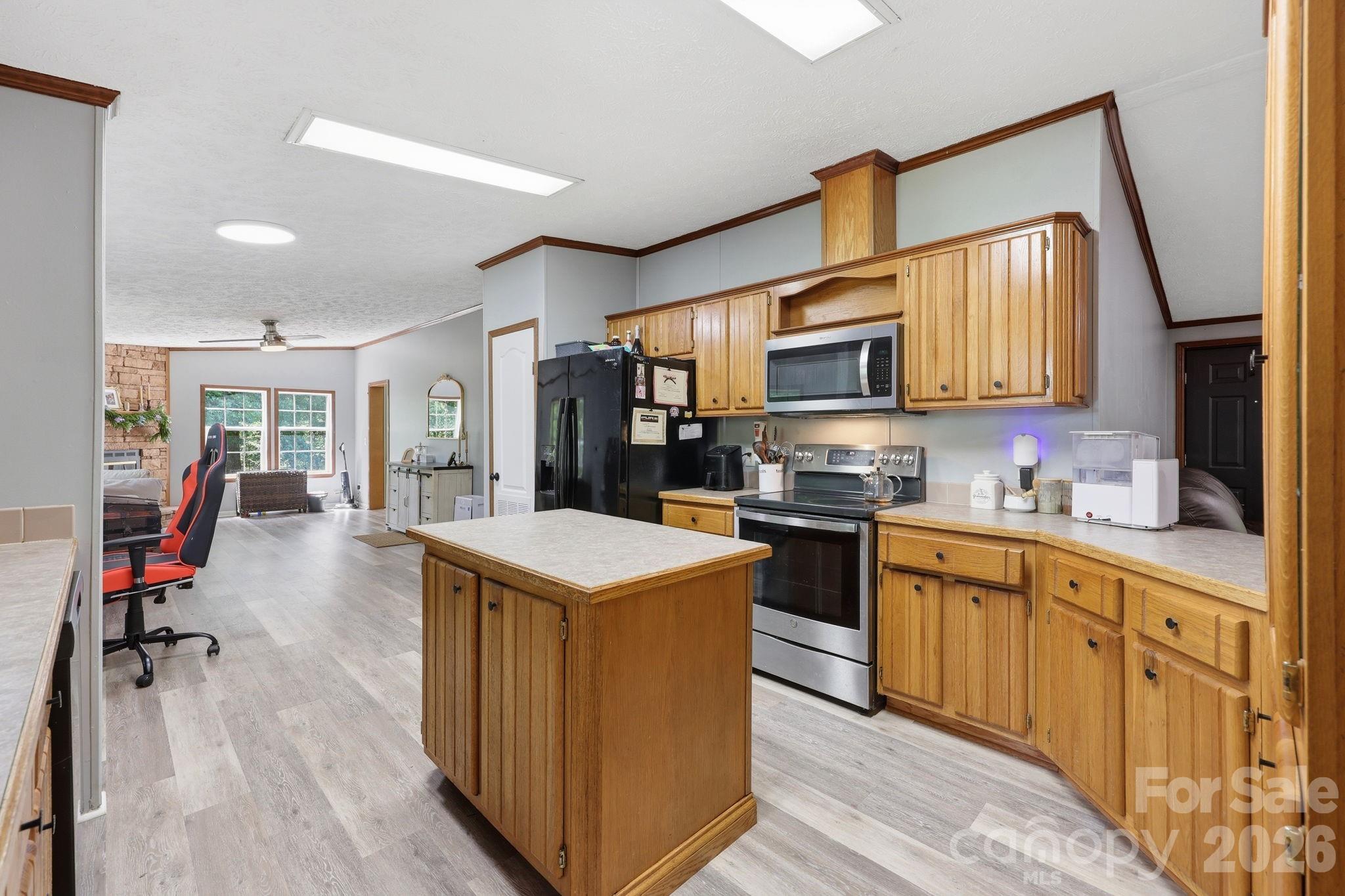 545 Campbell Road — Woodleaf