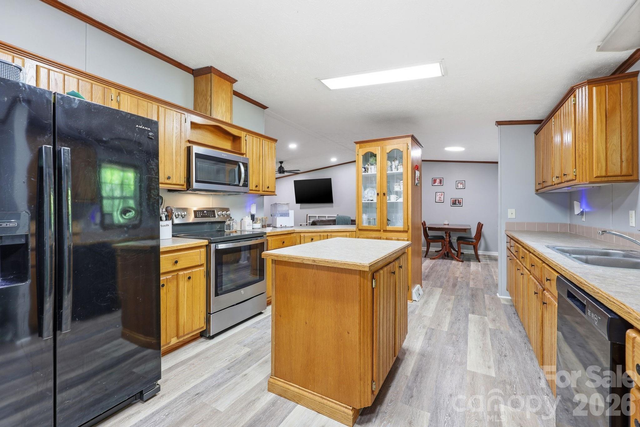 545 Campbell Road — Woodleaf