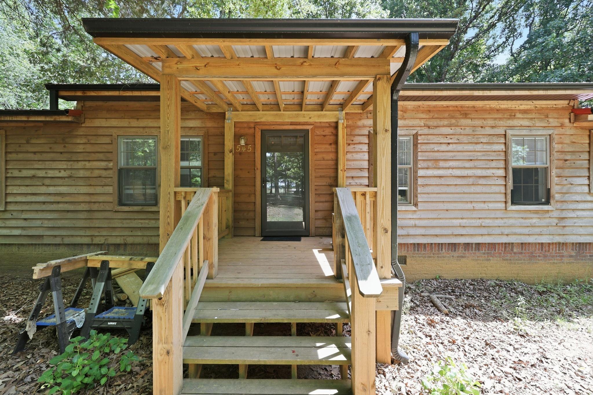 545 Campbell Road — Woodleaf