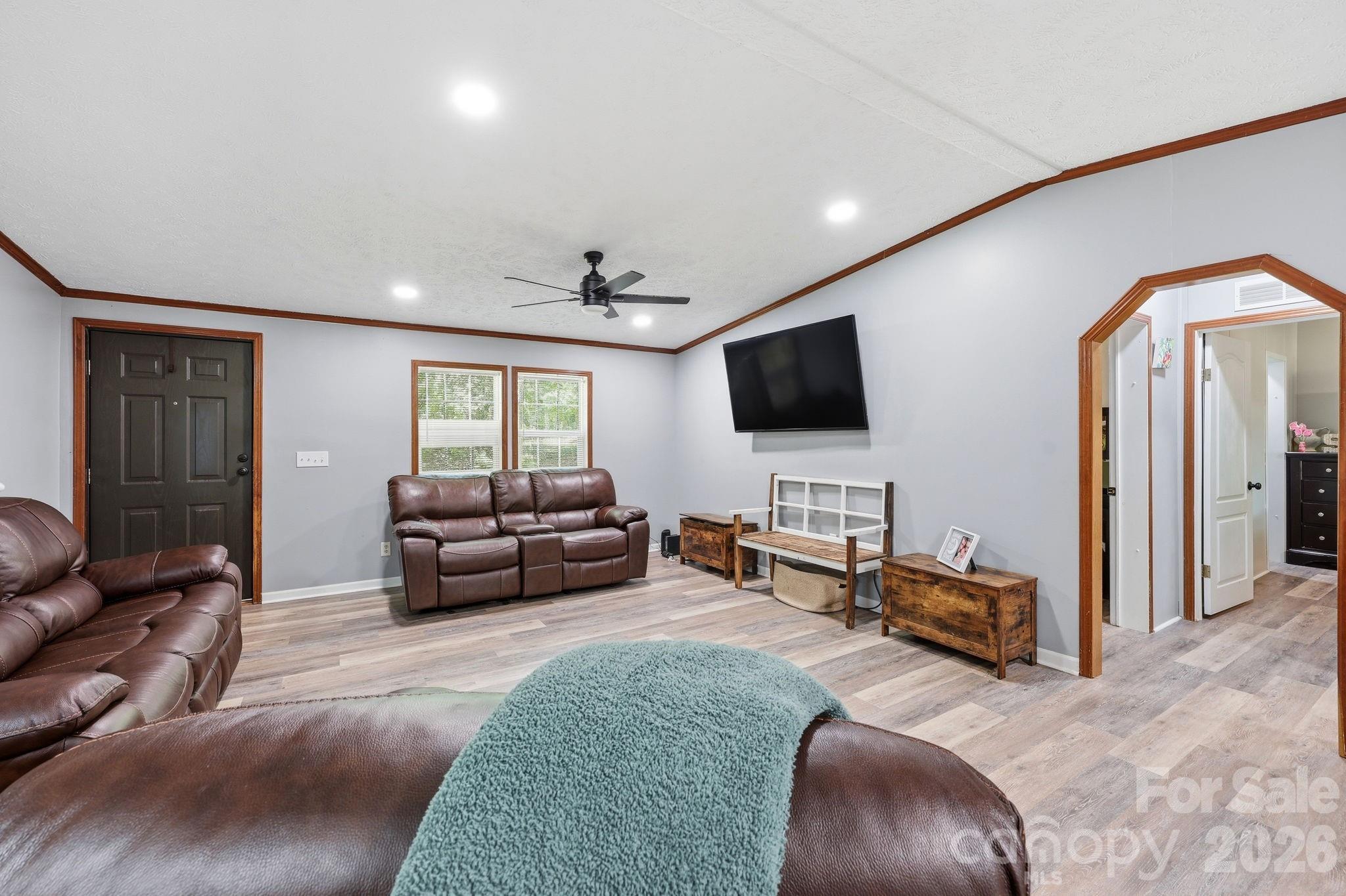 545 Campbell Road — Woodleaf