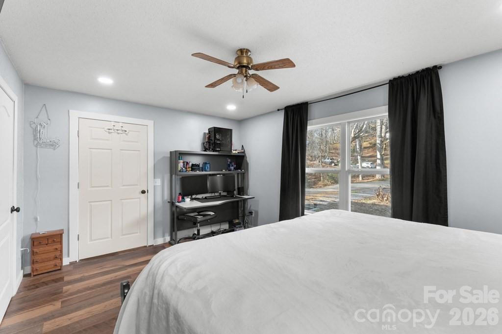 337 Town Mountain Road — Hayesville