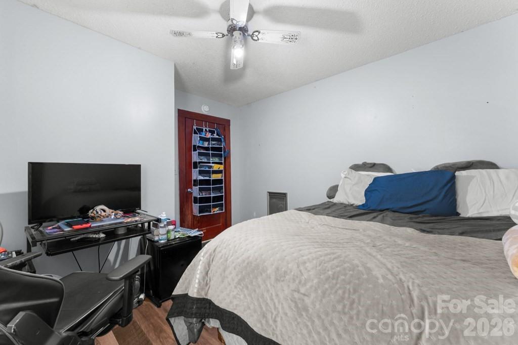 337 Town Mountain Road — Hayesville