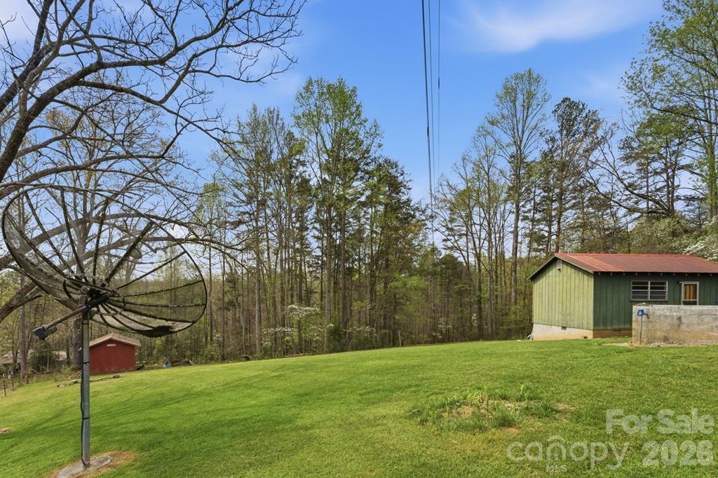 337 Town Mountain Road — Hayesville