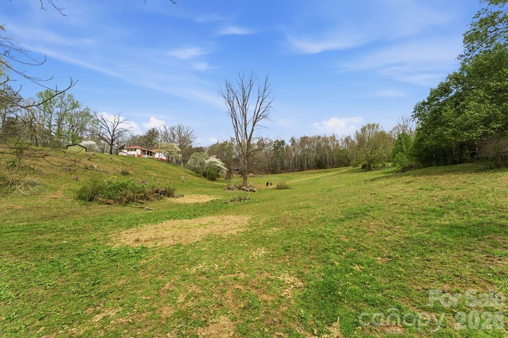 337 Town Mountain Road — Hayesville