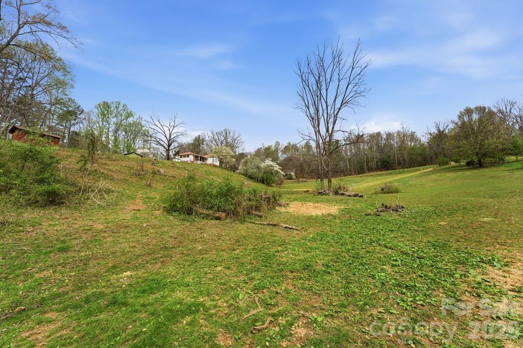 337 Town Mountain Road — Hayesville