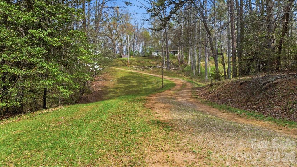 337 Town Mountain Road — Hayesville