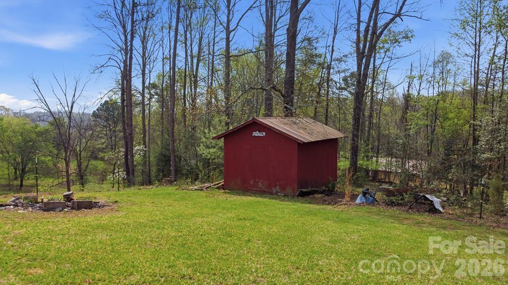 337 Town Mountain Road — Hayesville