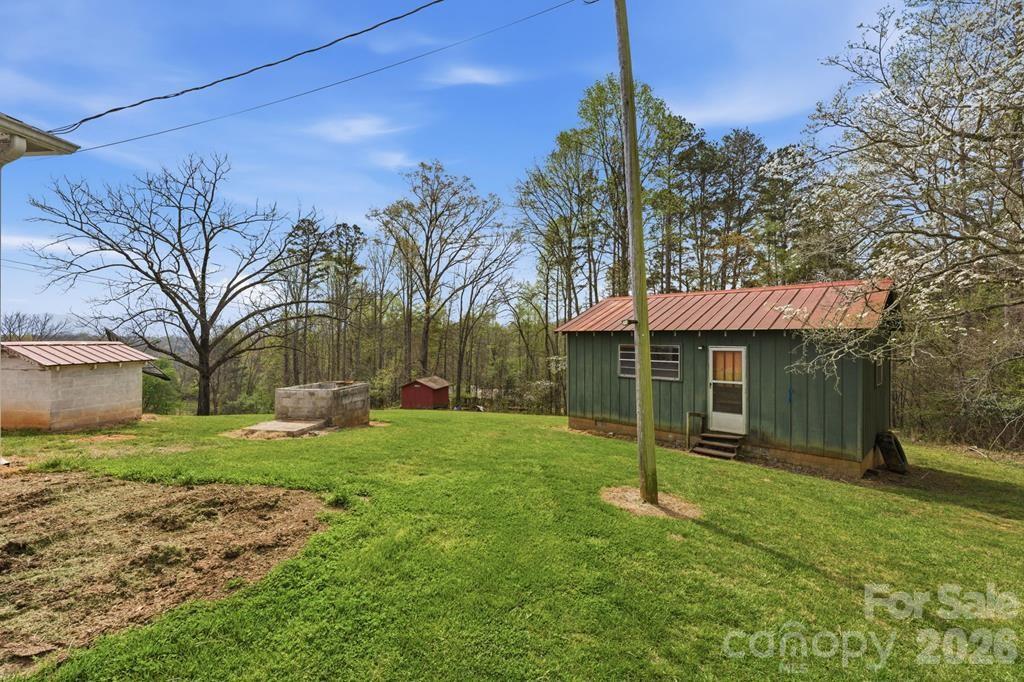 337 Town Mountain Road — Hayesville