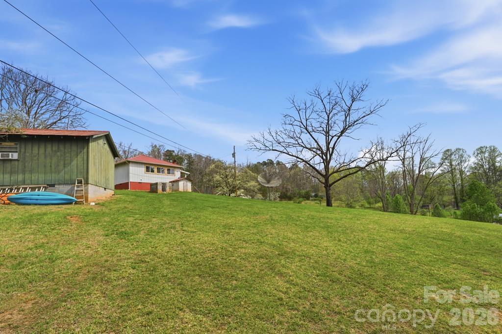 337 Town Mountain Road — Hayesville