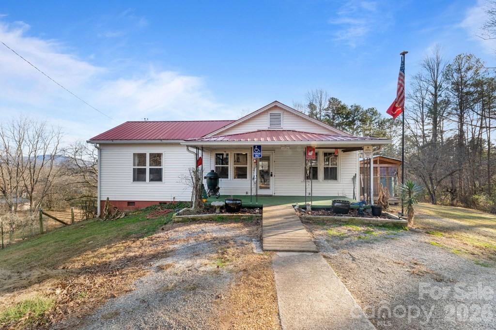337 Town Mountain Road — Hayesville