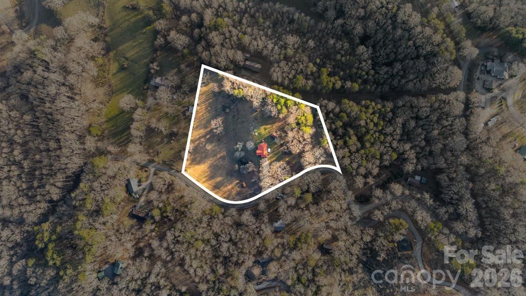 337 Town Mountain Road — Hayesville