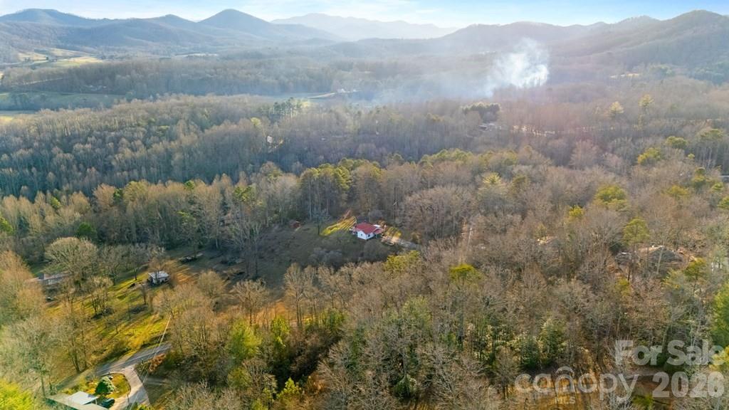 337 Town Mountain Road — Hayesville