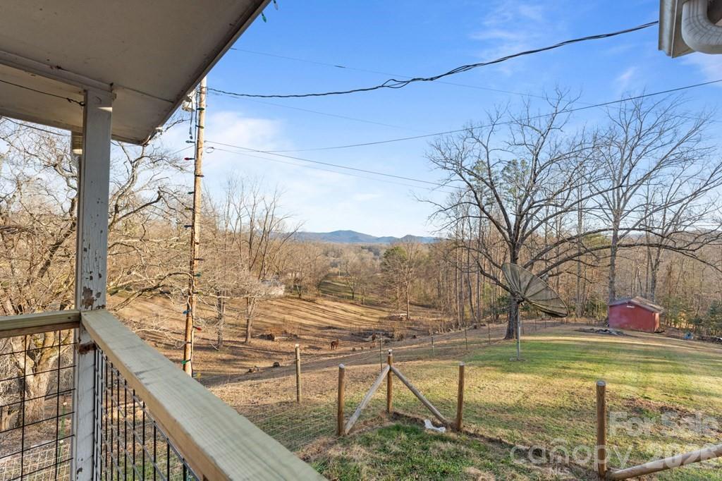 337 Town Mountain Road — Hayesville