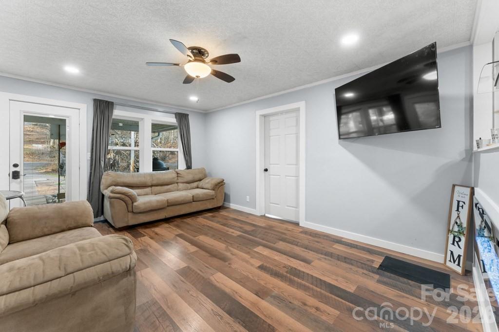 337 Town Mountain Road — Hayesville