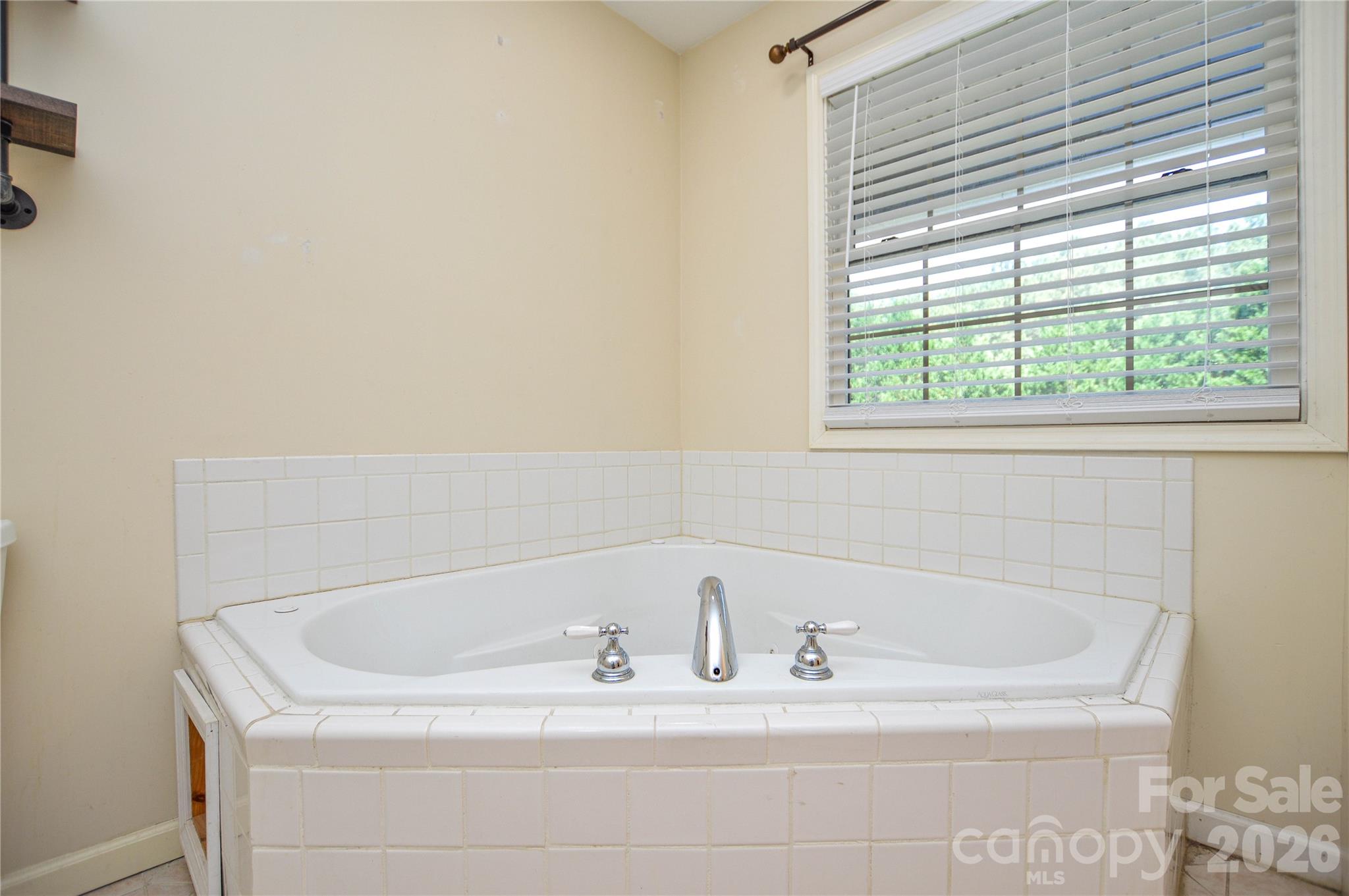 365 Wildlife Club Lane — Taylorsville