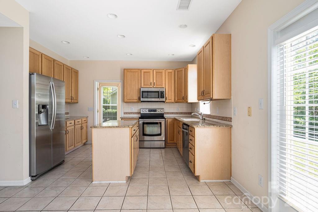 9512 Autumn Applause Drive — Charlotte