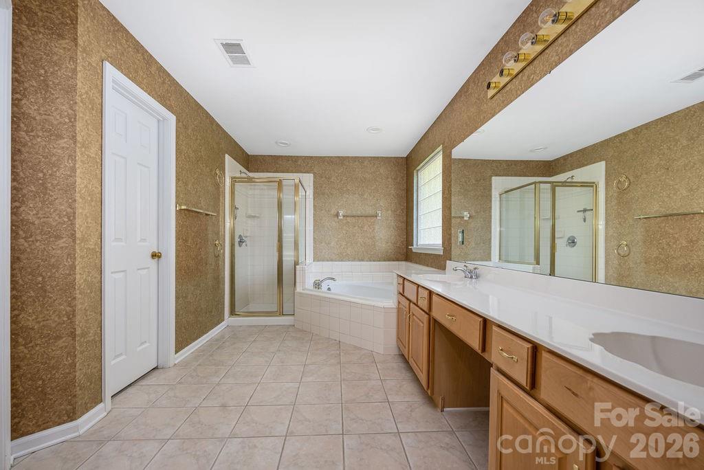 9512 Autumn Applause Drive — Charlotte