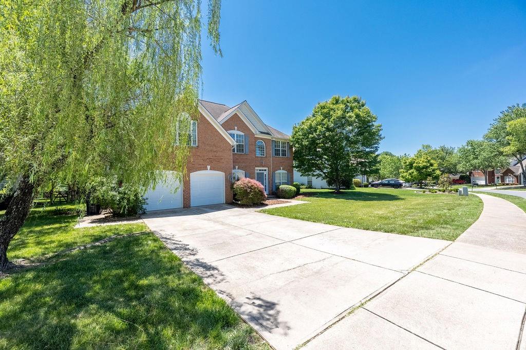 9512 Autumn Applause Drive — Charlotte