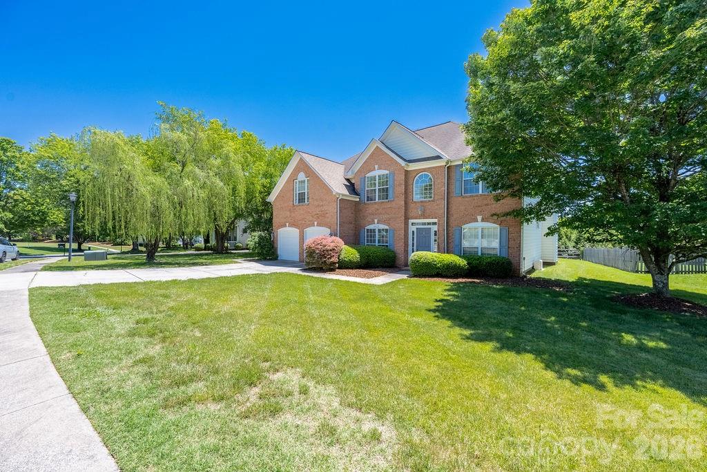 9512 Autumn Applause Drive — Charlotte