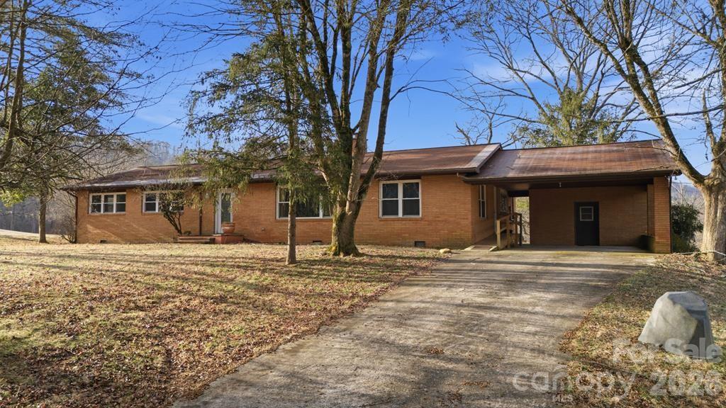 2977 HWY 64 Highway W — Hayesville