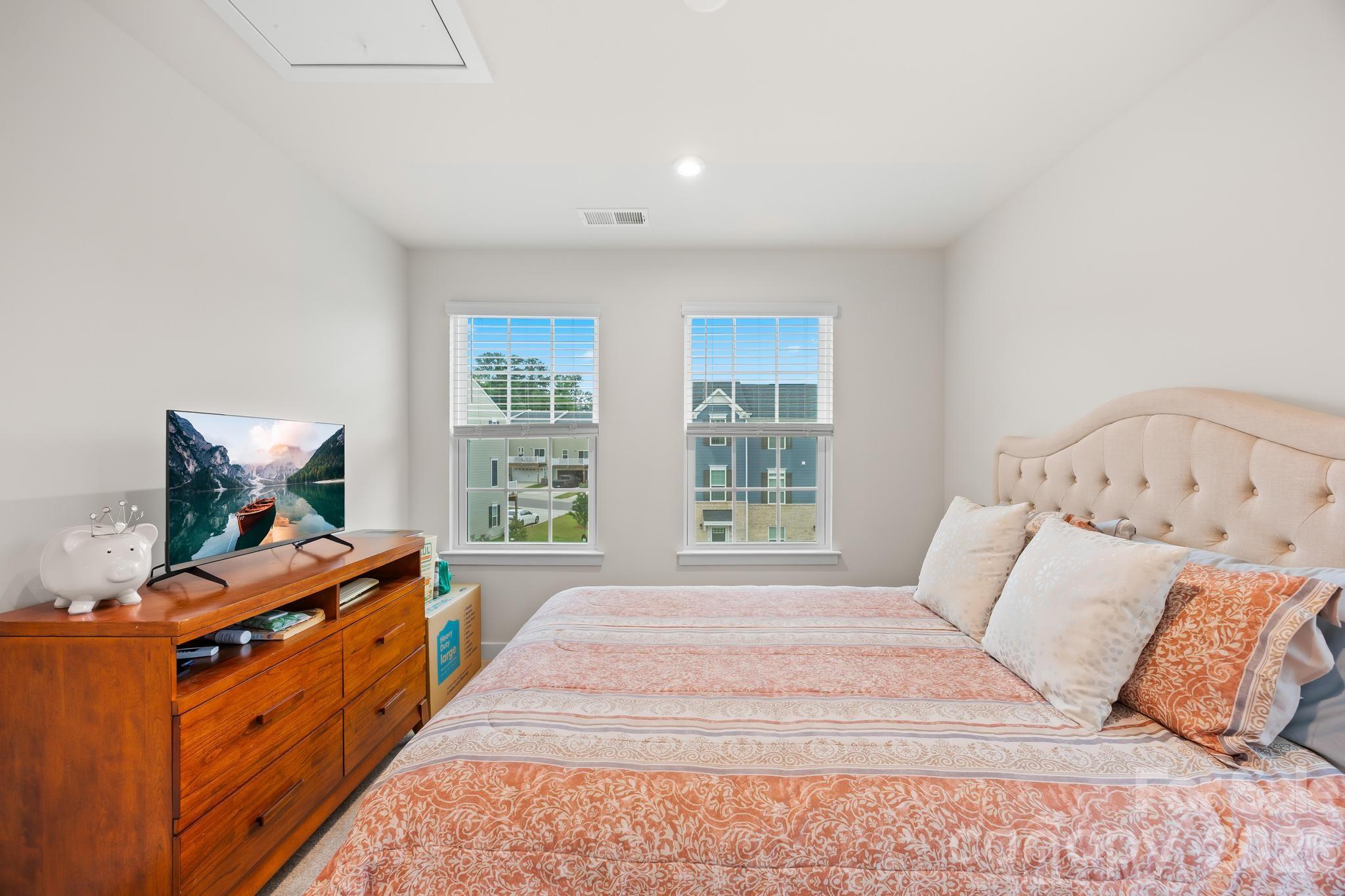2139 Autumn Cyprus Avenue — Gastonia