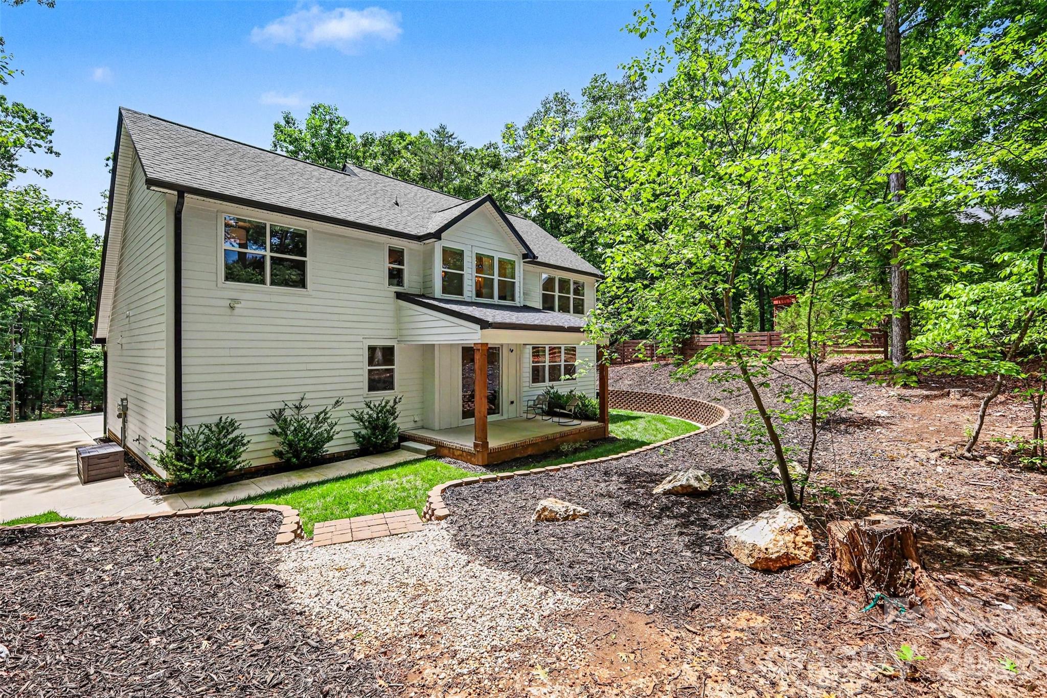 8208 New Town Road — Waxhaw