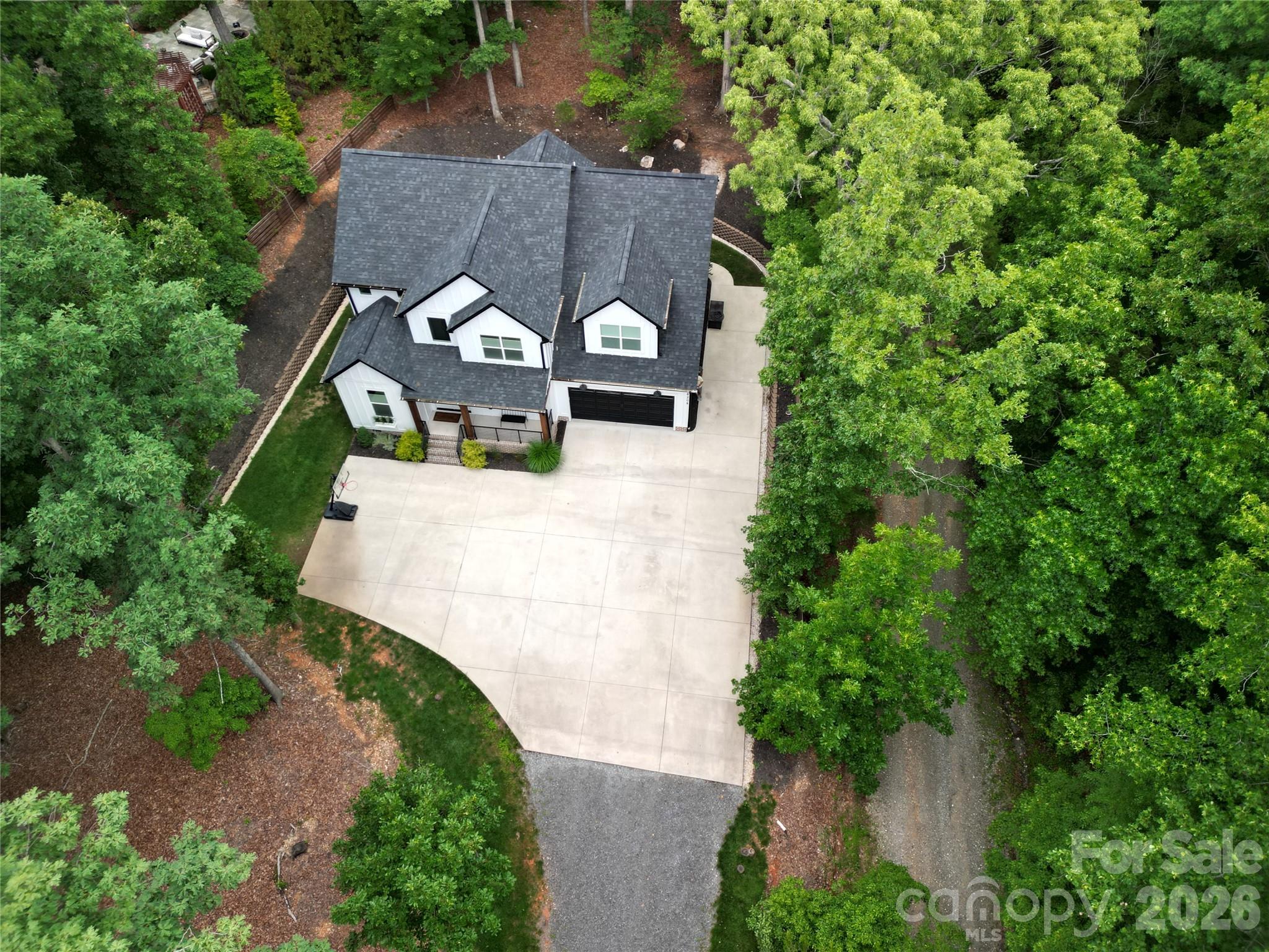 8208 New Town Road — Waxhaw