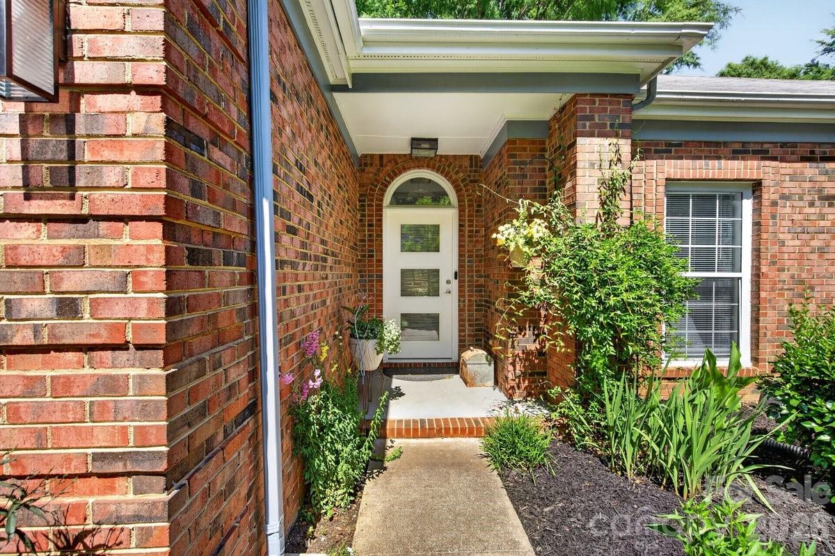11219 Isthmus Court — Charlotte