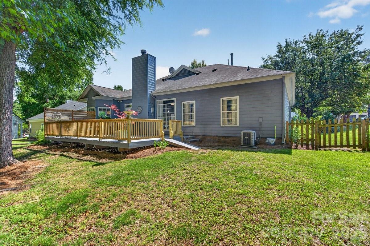 11219 Isthmus Court — Charlotte