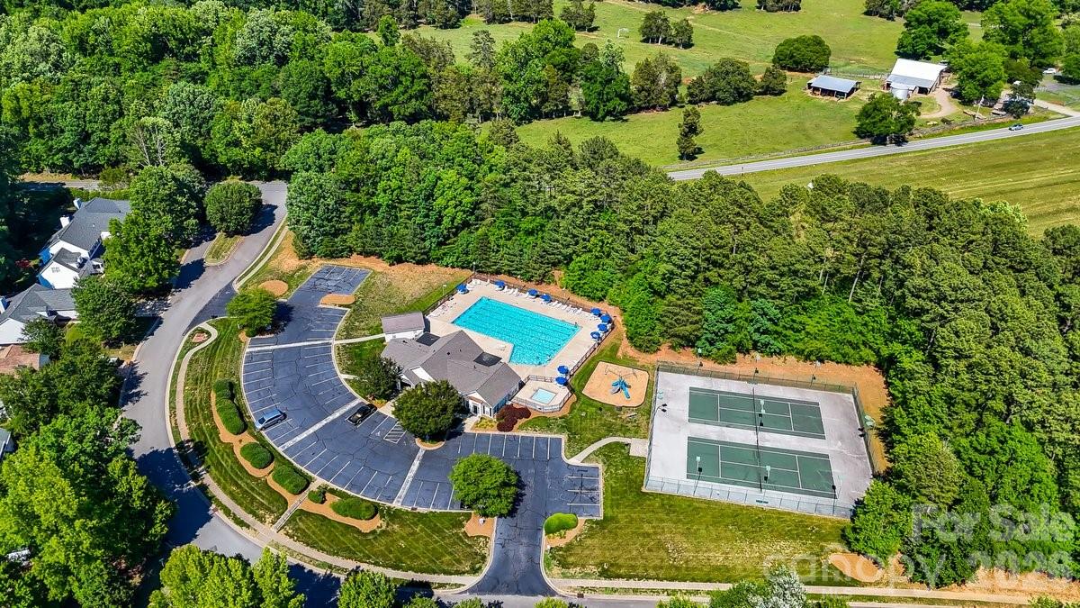 11219 Isthmus Court — Charlotte