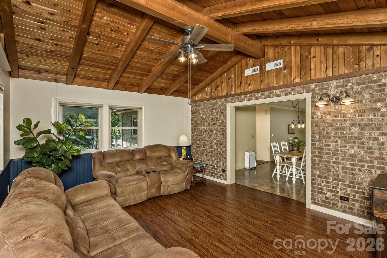 29 S Greenwood Forest Drive — Etowah