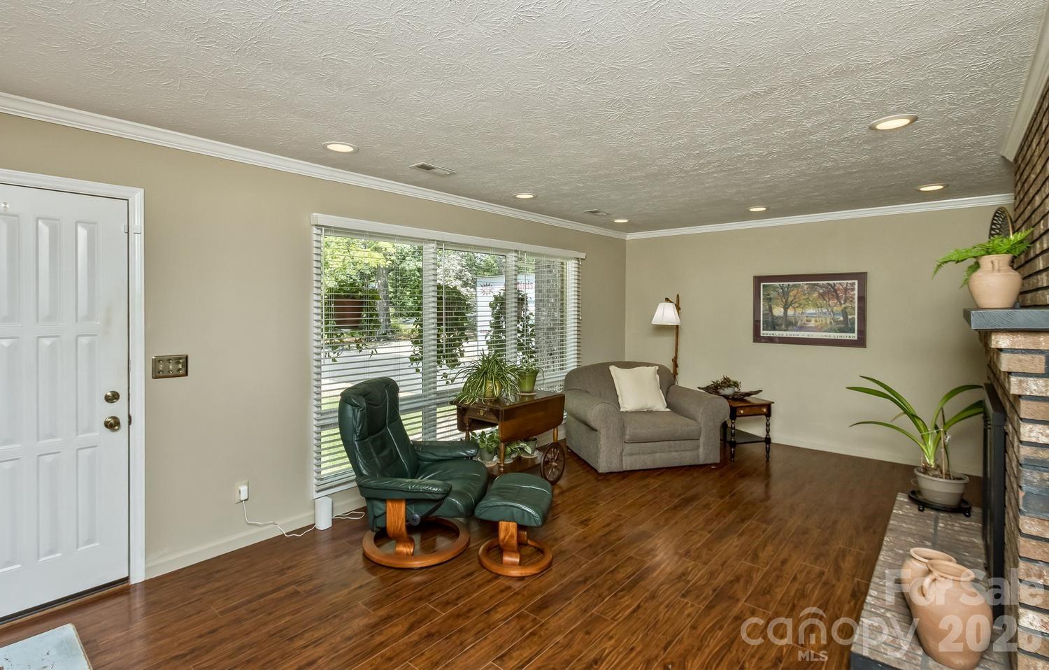 29 S Greenwood Forest Drive — Etowah