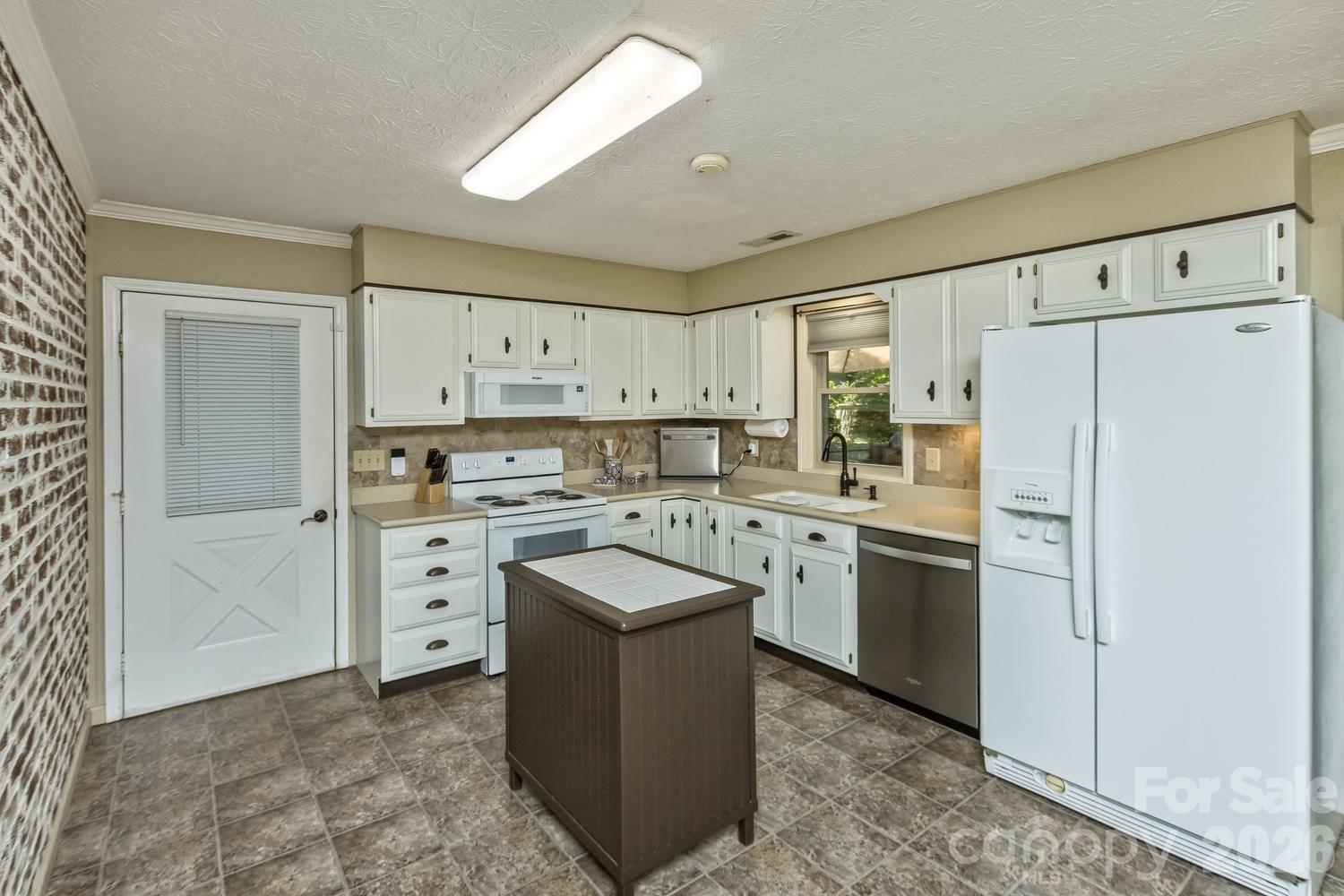 29 S Greenwood Forest Drive — Etowah